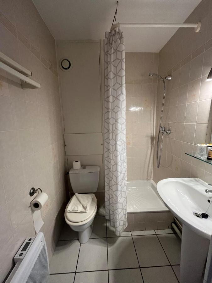 Hotel Les Arcades Сент-Мари-де-ла-Мер Экстерьер фото